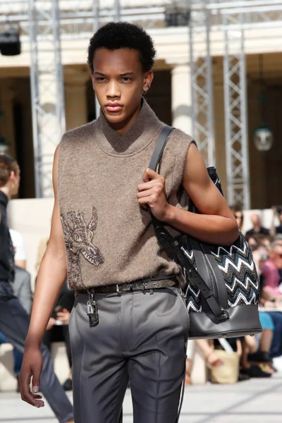 Look 21
